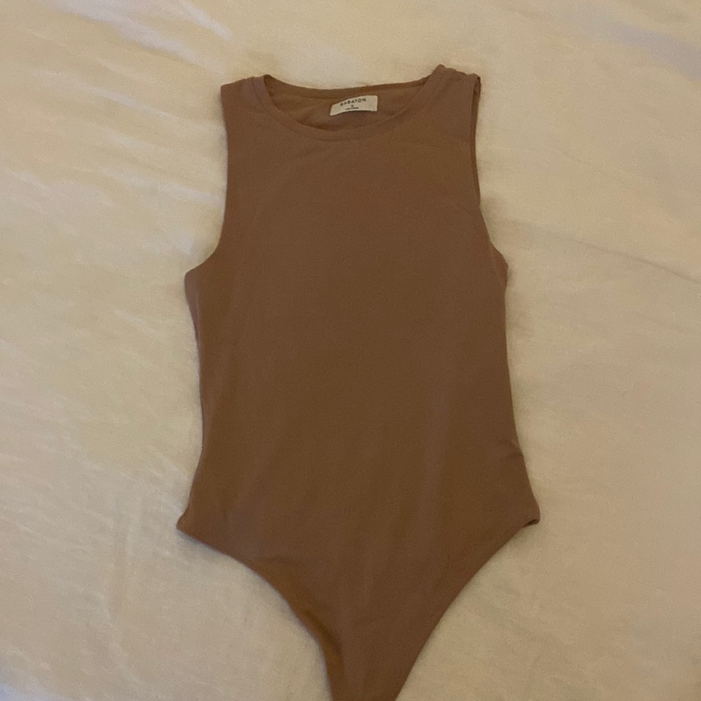 Aritzia Sleeveless Ribbed Bodysuit in Brown